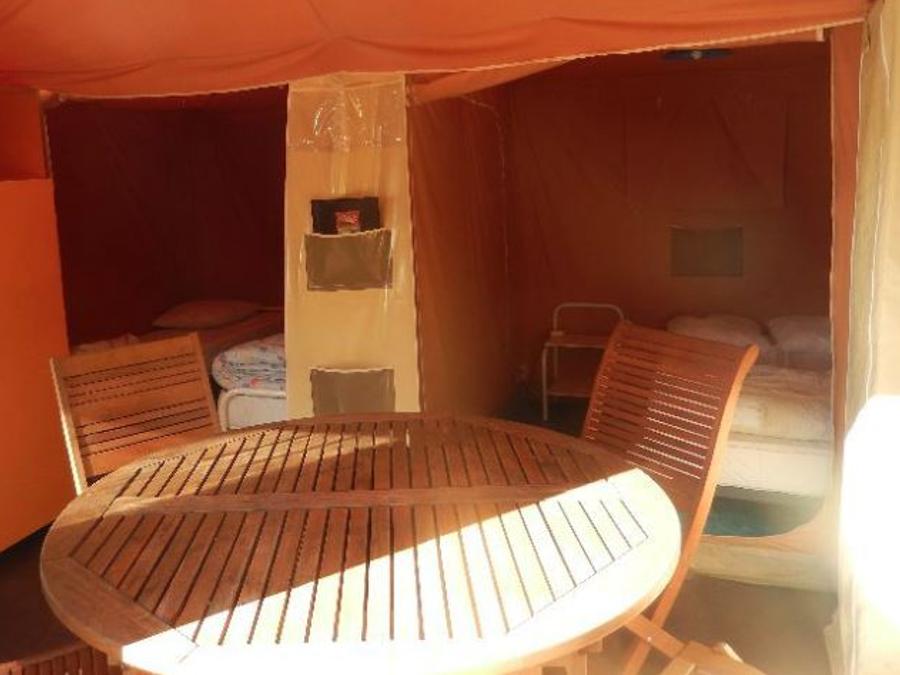 Bungalow toilé 4 personnes - (sans sanitaire) 1