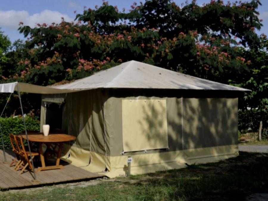Bungalow toilé 4 personnes - (sans sanitaire) 2
