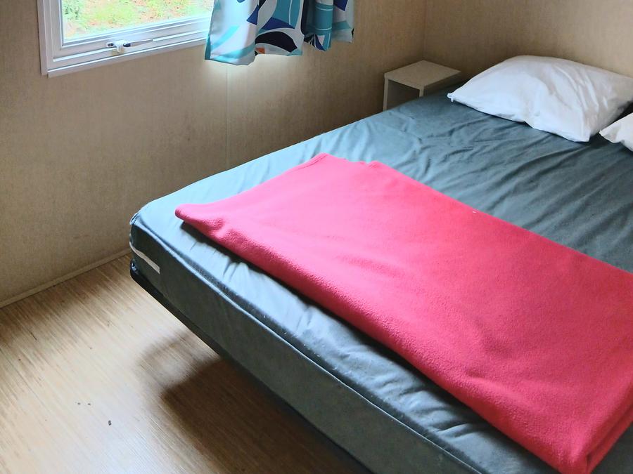 Mobilhome 4 personnes - TOUT CONFORT - 2 chambres avec climatisation et TV - 28 m² 5