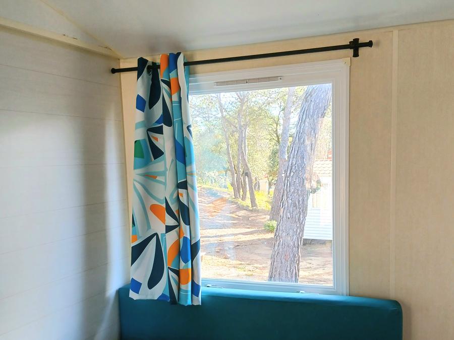 Mobilhome 4 personnes - TOUT CONFORT - 2 chambres avec climatisation et TV - 28 m² 3