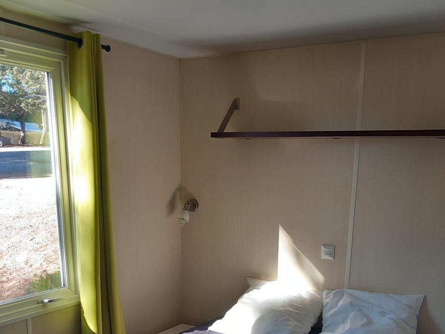 Mobilhome 4 personnes - TOUT CONFORT - 2 chambres avec climatisation et TV - 28 m² 8