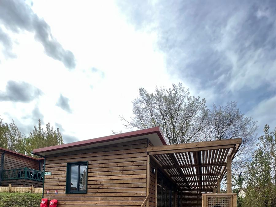 Chalet 6 personnes - ENBATA 4/6 personnes - séjour et terrasse XL 3