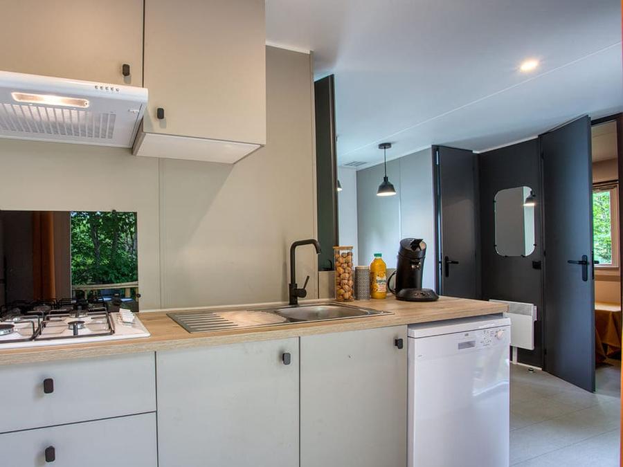 Mobilhome 10 personnes - Tribu 2x26m² - 4 chambres - terrasse semi-couverte 22m² - TV - lave vaisselle 2