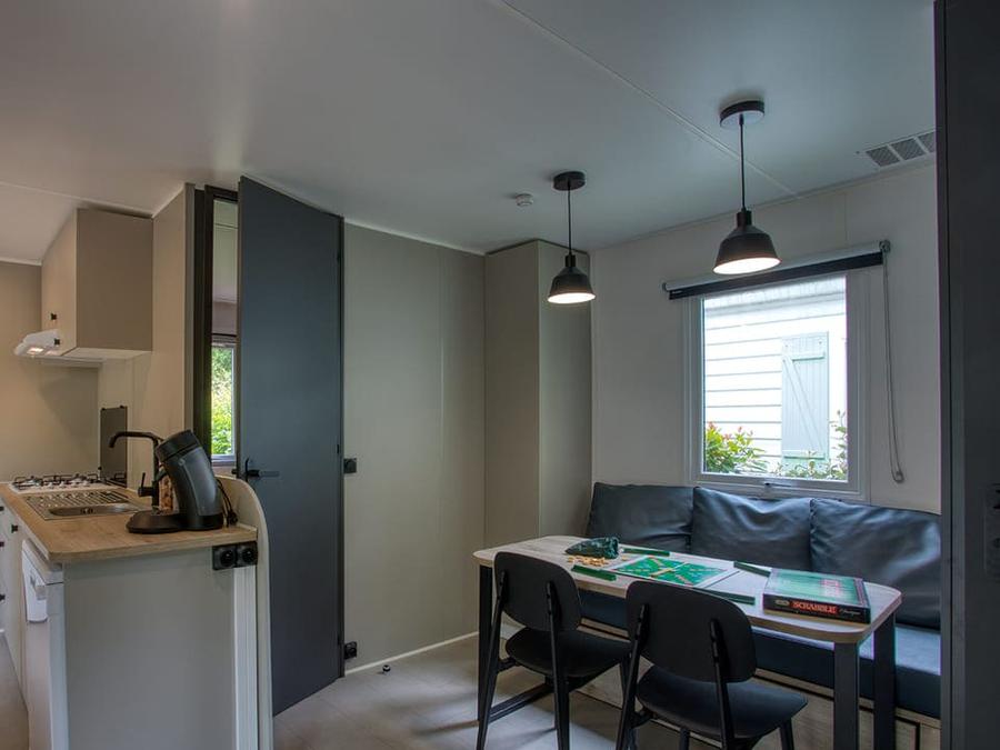 Mobilhome 10 personnes - Tribu 2x26m² - 4 chambres - terrasse semi-couverte 22m² - TV - lave vaisselle 3