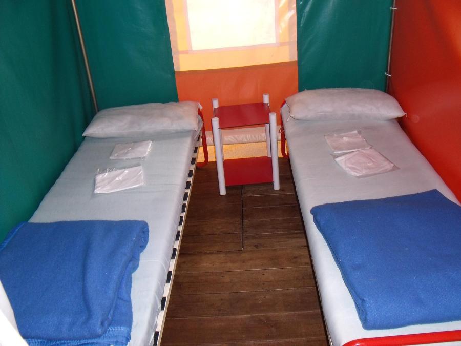 Bungalow toilé 5 personnes - 2 chambres 16m², sans sanitaires 3