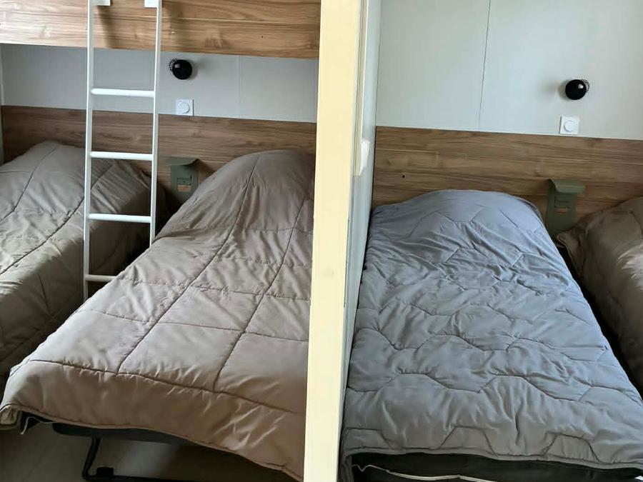Mobilhome 14 personnes - 5 chambres (+ 1 convertible) - Terrasse couverte 9