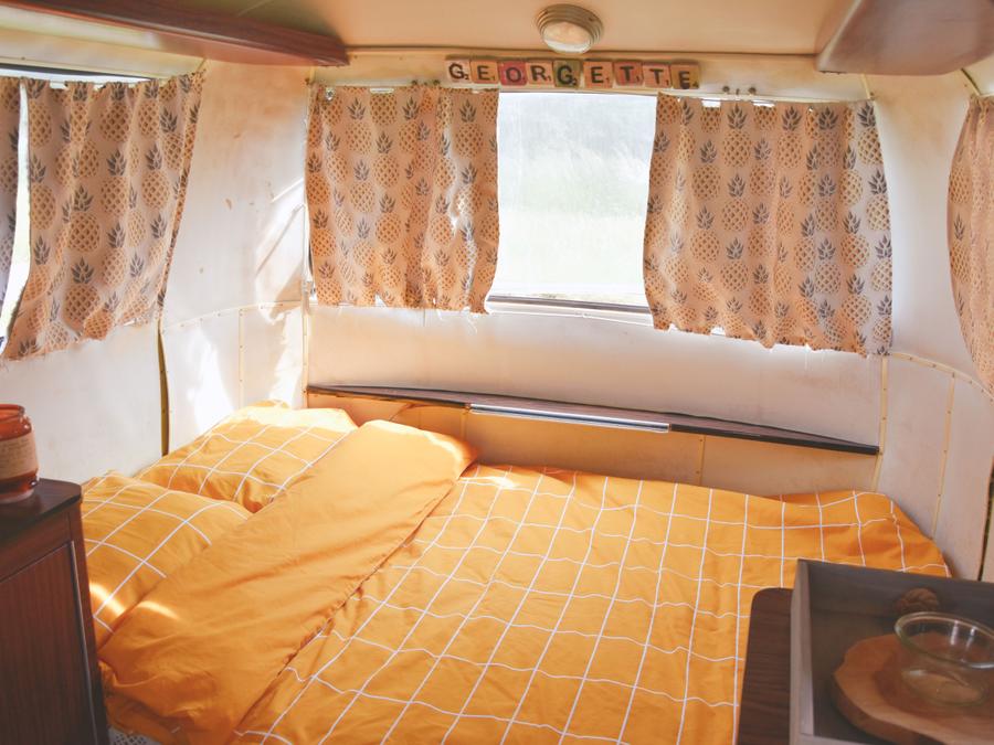 Caravane 2 personnes - Petite caravane vintage au milieu du Domaine 5