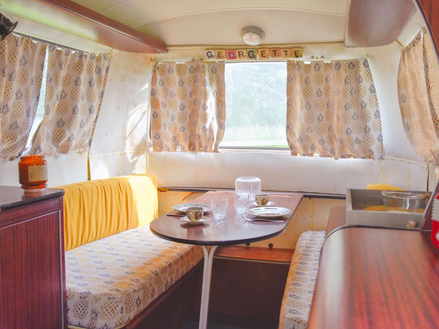 Caravane 2 personnes - Petite caravane vintage au milieu du Domaine 1
