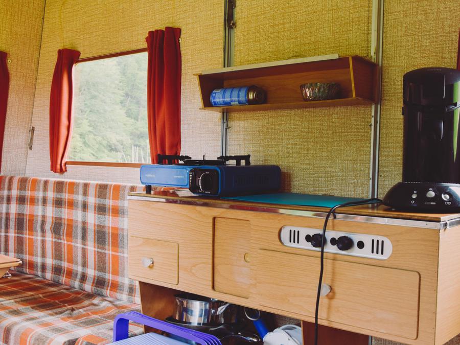 Caravane 2 personnes - Petite caravane vintage au milieu du Domaine 4