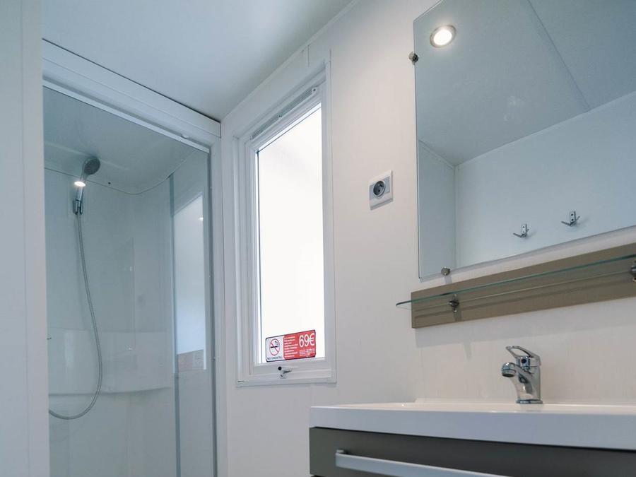 Mobilhome 4 personnes - STANDARD - TV 7