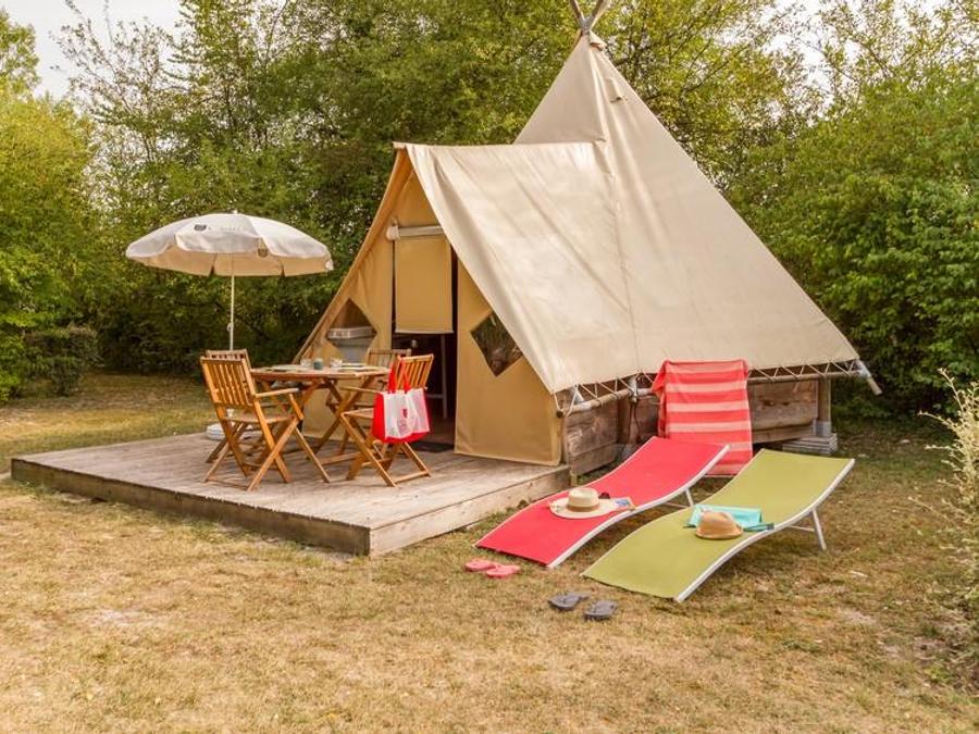 Tente en toile et en bois 4 personnes - TIPI Sans sanitaires 0