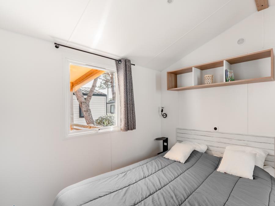 Mobilhome 4 personnes - Mobil-home Premium 32m² (2 chambres - 2 sdb) + Lave Vaisselle + terrasse semi-couverte 15m² 3