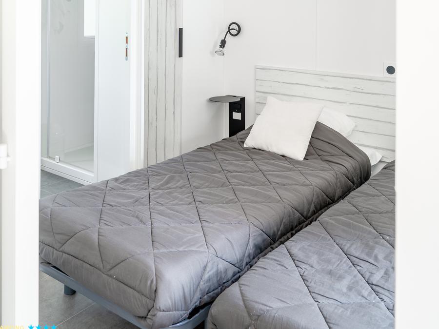 Mobilhome 4 personnes - Mobil-home Premium 32m² (2 chambres - 2 sdb) + Lave Vaisselle + terrasse semi-couverte 15m² 8