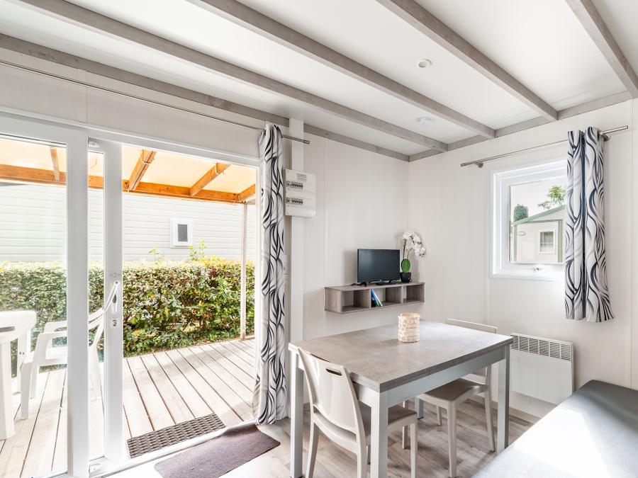 Chalet 4 personnes - Chalet Confort 26.5m² (2 chambres) + terrasse couverte + TV 5