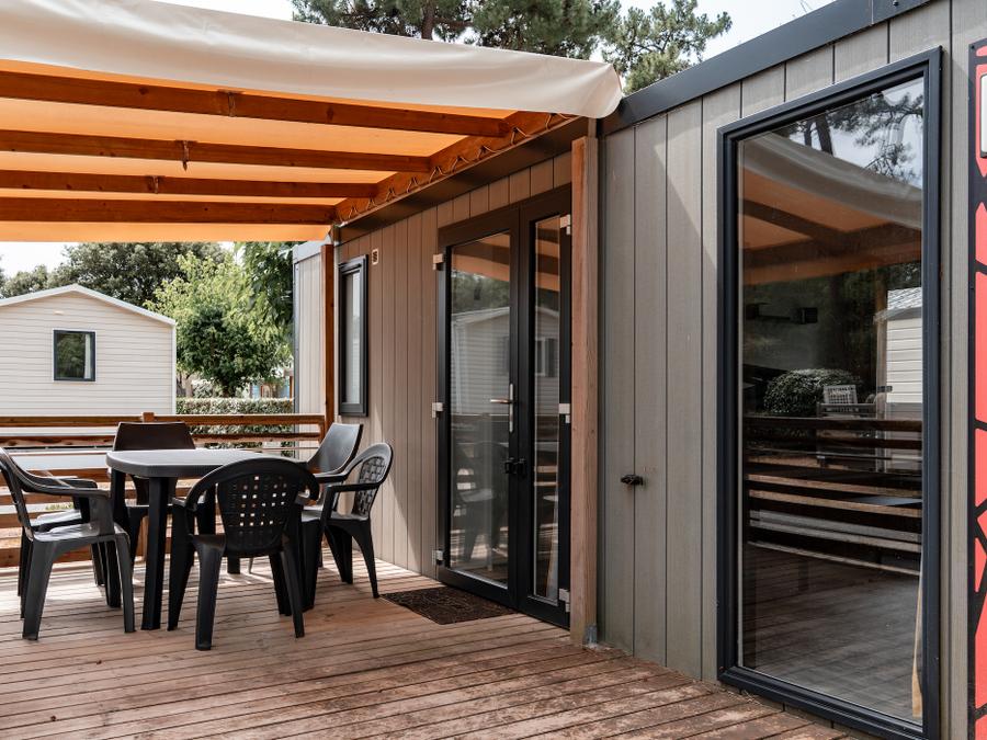 Mobilhome 6 personnes - Mobil-home Premium 33m² (3 chambres) + Lave Vaisselle + Lit 160 + Terrasse semi-couverte 15m² 2