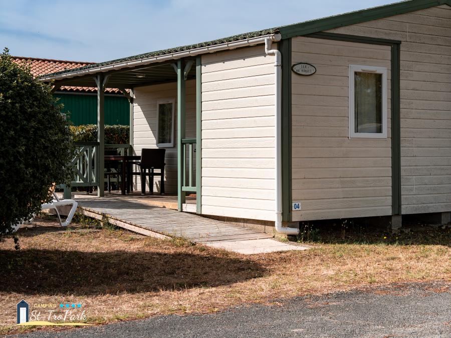Mobilhome 4 personnes - Premium 32m² (2 chambres) réservé aux personnes à mobilité réduite avec climatisation 1