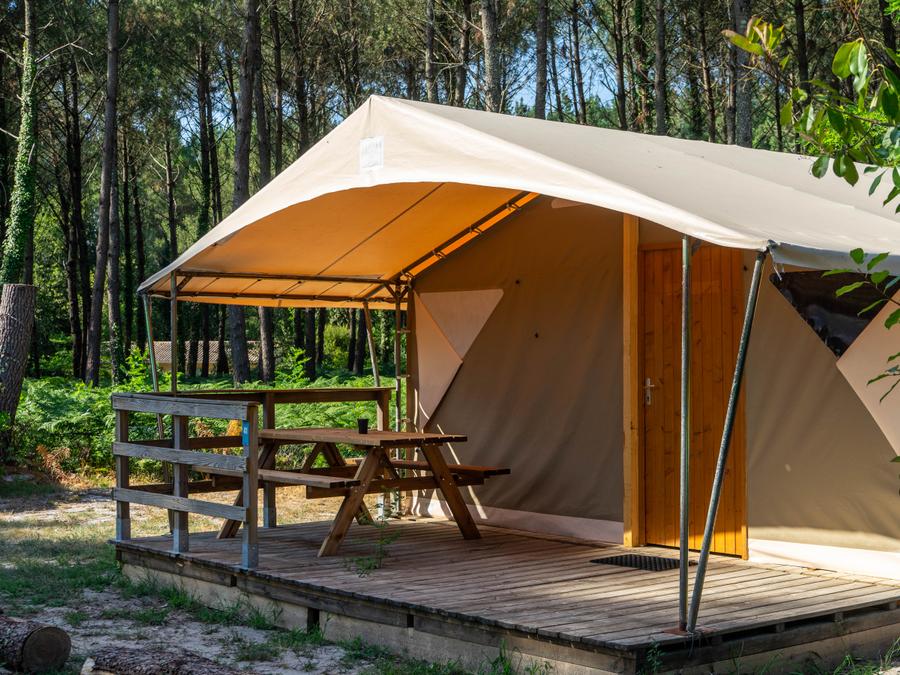 Tente en toile et en bois 4 personnes - plancher bois, 2 chambres, cuisine équipée, terrasse 5