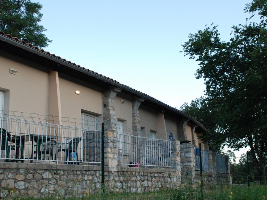 Gîte 4 personnes - Pavillon avec vue - 1 chambre avec Clim + terrasse et TV 1