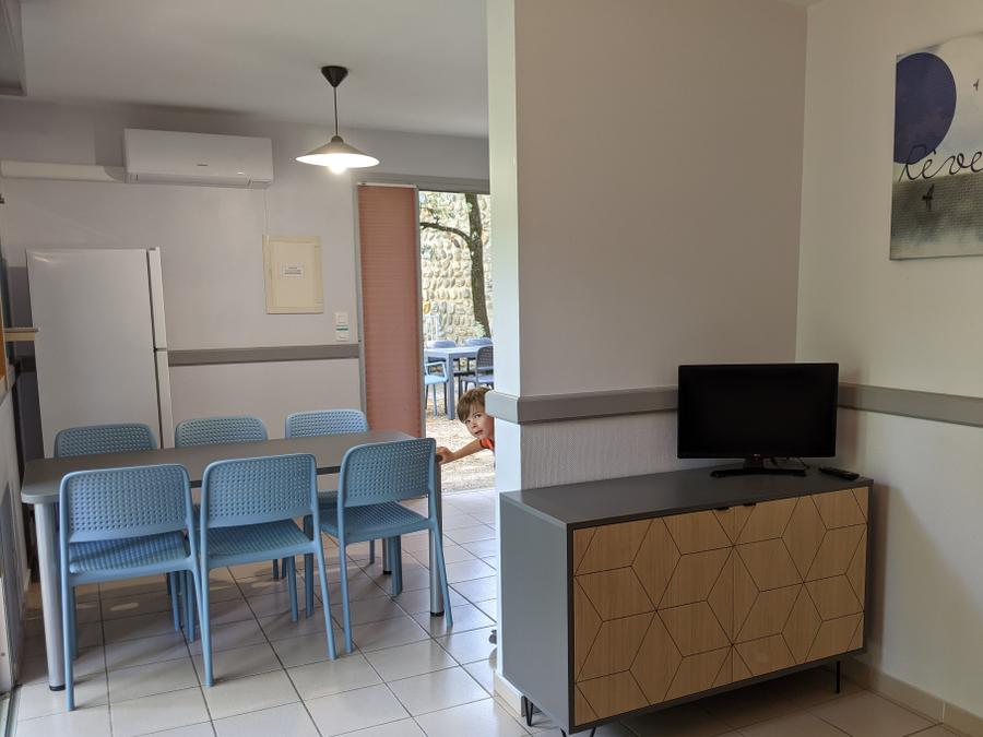 Gîte 4 personnes - Pavillon avec vue - 1 chambre avec Clim + terrasse et TV 3