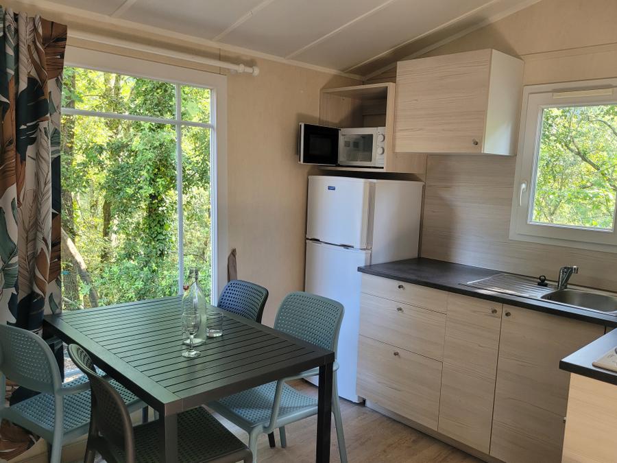 Mobilhome 6 personnes - 4/6 Confort avec terrasse + Climatisation + TV 40m² 11