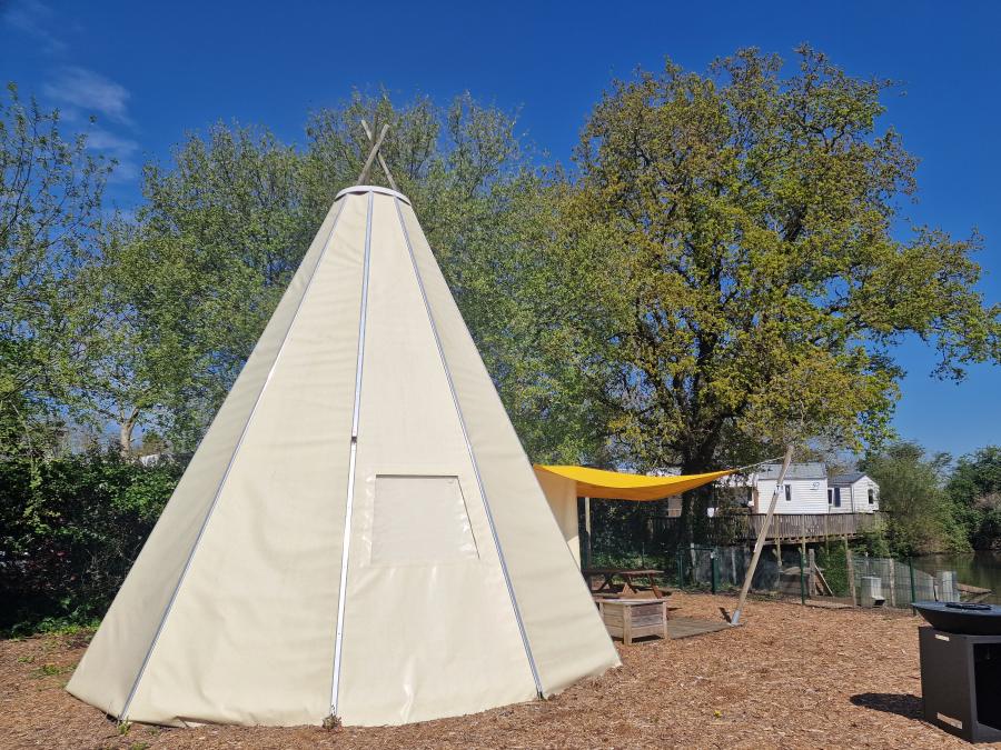 Hébergement 4 personnes - Tipi 4 pers 13