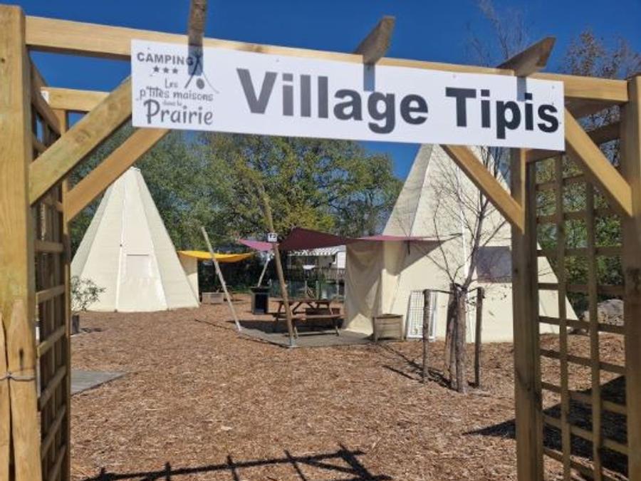 Hébergement 4 personnes - Tipi 4 pers 0