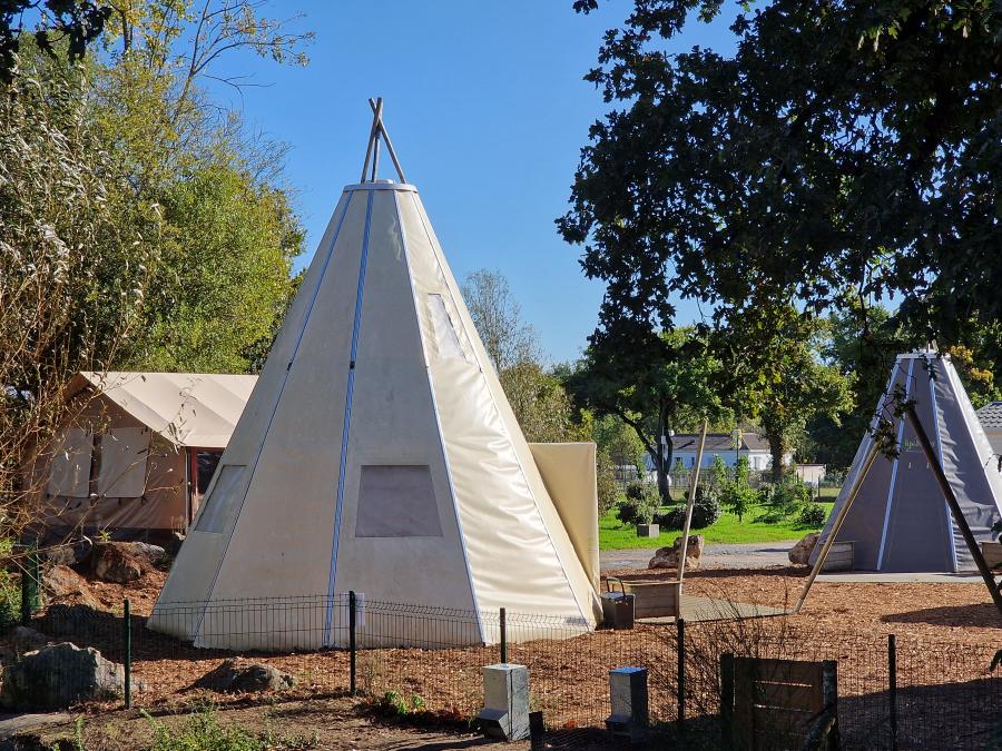 Hébergement 4 personnes - Tipi 4 pers 3