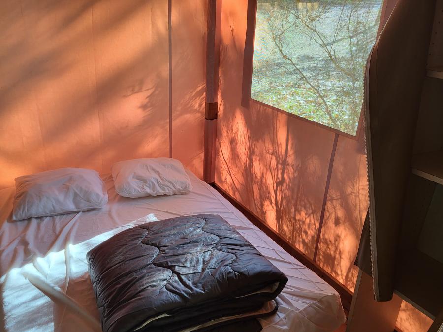 Tente en toile et en bois 4 personnes - SAHARI - sans sanitaires 2