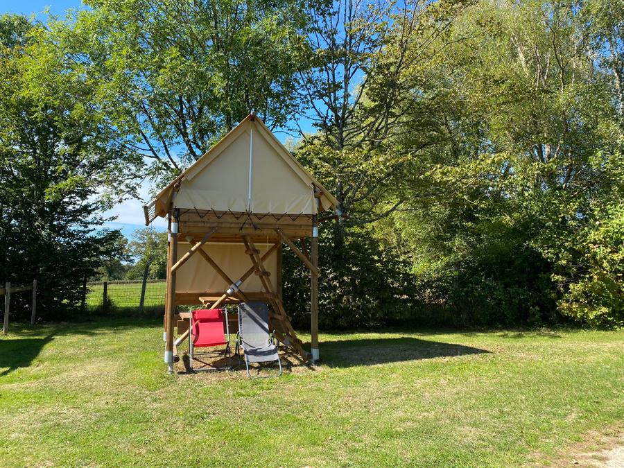 Tente 2 personnes - Tente Bivouac - sanitaires communs 0