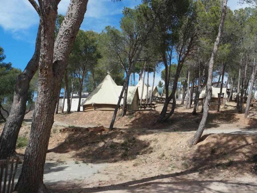 Tente 4 personnes - Tipi (tente aménagée) 1