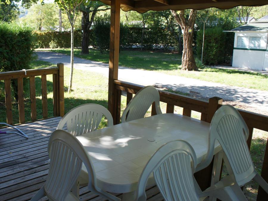 Mobilhome 5 personnes - Mobil home Confort 32 m² 2 chambres + terrasse 12m² semi-couverte (9m²) + TV 4/5 pers 5
