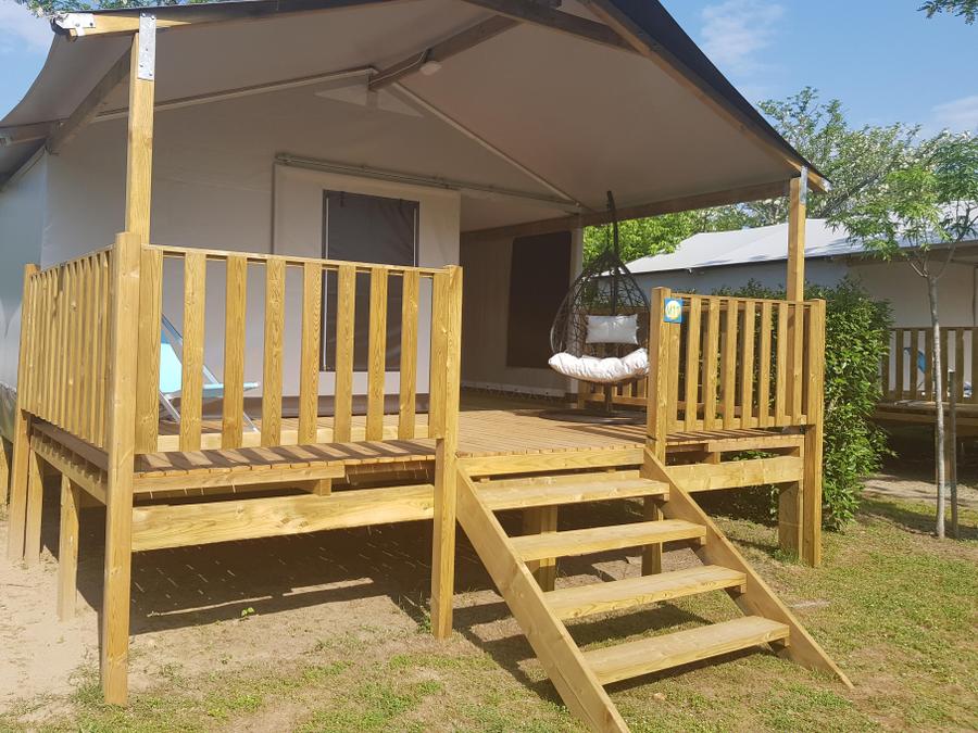 Tente en toile et en bois 5 personnes - Lodge Confort 25m² 2 chambres + terrasse 12m² 4/5 pers 0