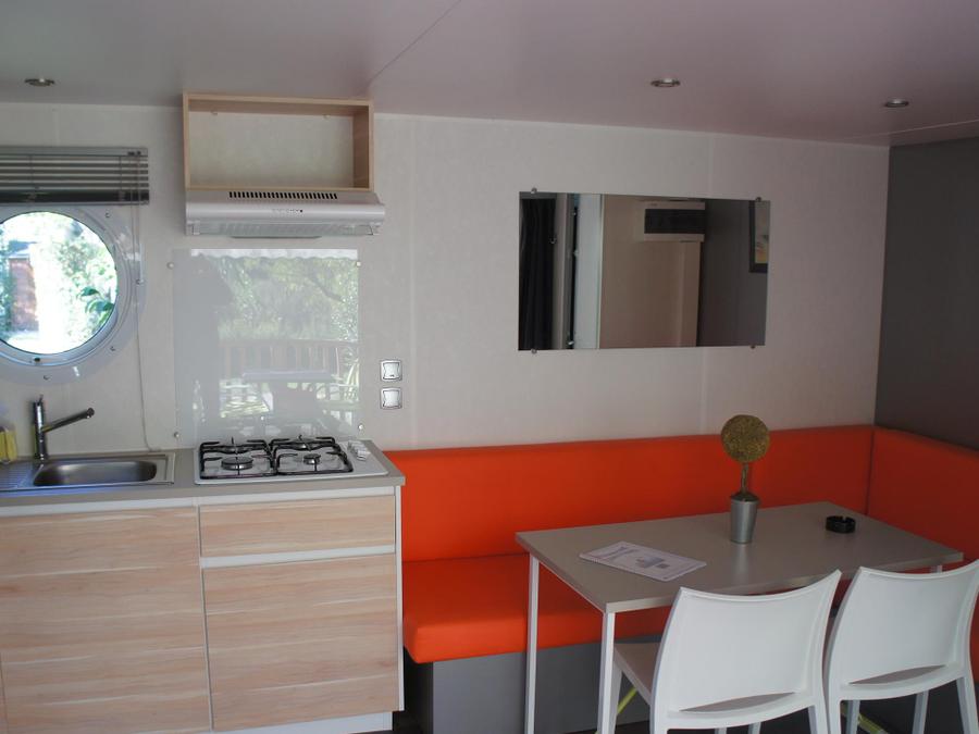 Mobilhome 4 personnes - Mobil home Premium 32m² 2 chambres + 2 salles de bain + terrasse couverte 9m² + TV + Clim 4 pers 3