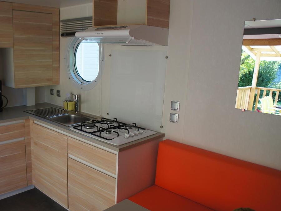 Mobilhome 4 personnes - Mobil home Premium 32m² 2 chambres + 2 salles de bain + terrasse couverte 9m² + TV + Clim 4 pers 5