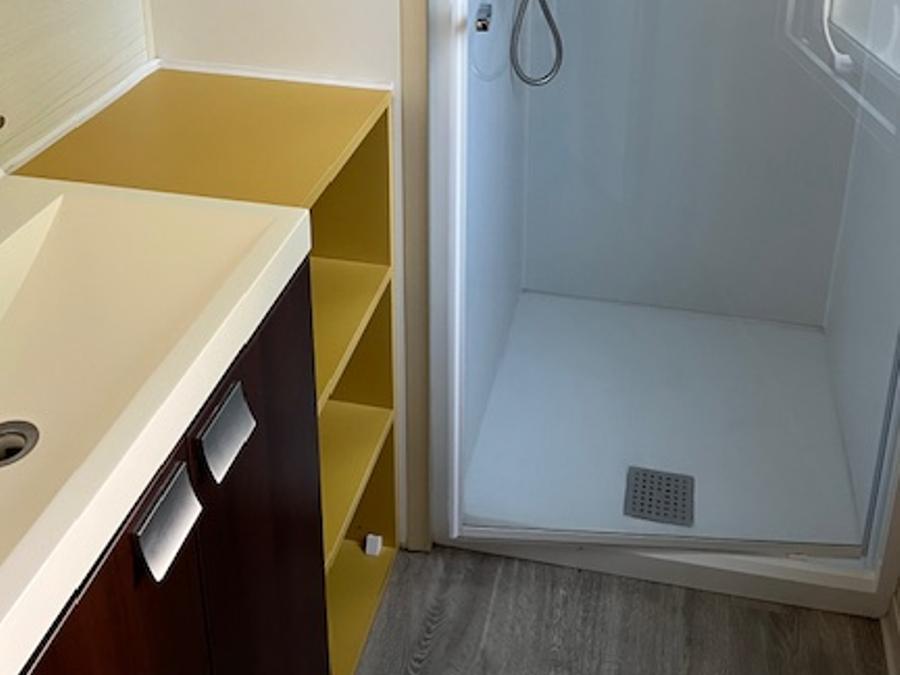 Mobilhome 5 personnes - Mobil home Standard 32 m² 2 chambres + terrasse 12m² semi-couverte (9m²) 4/5 pers 1
