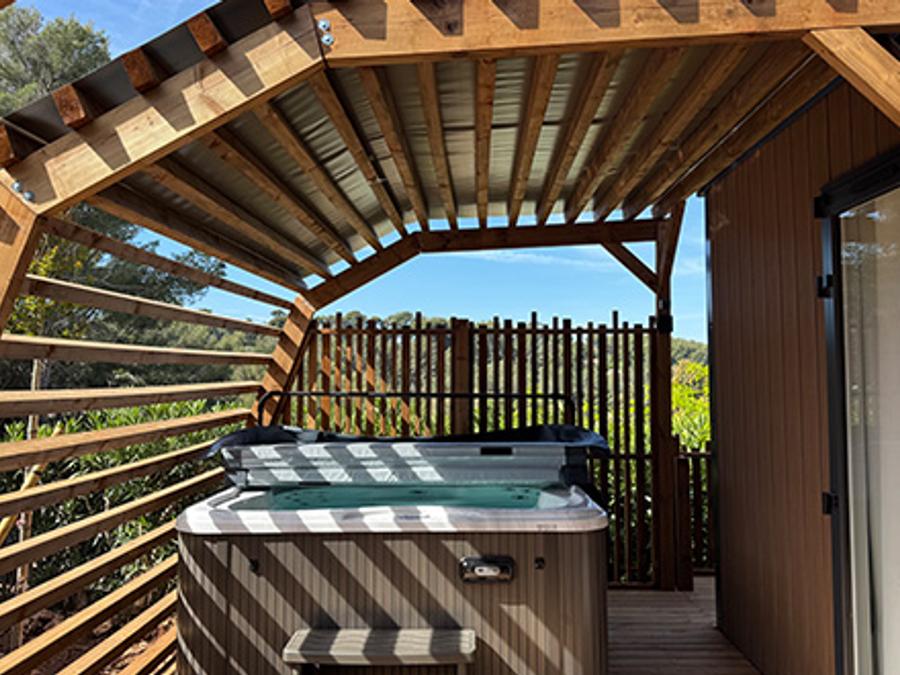 Mobilhome 6 personnes - TAOS Luxe 40m2 terrasse couverte + Jacuzzi privatif - 6 pers 3 chambres 2 sdb - clim 11