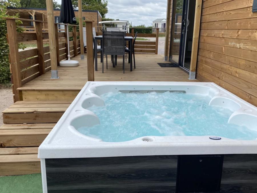 Mobilhome 4 personnes - MOBIWOOD 36 avec son JACUZZI PRIVATIF - 2 Chambres 1