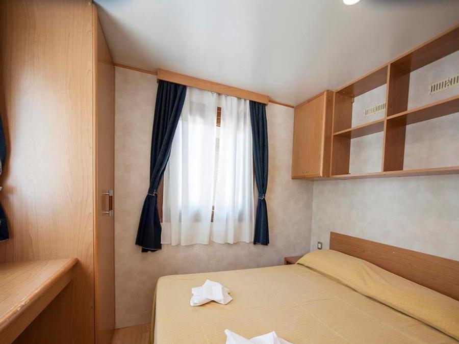 Mobilhome 2 personnes - (2 personnes incluses - 2 personnes supplémentaires possibles moyennant un supplément, veuillez contacter le camping) 2