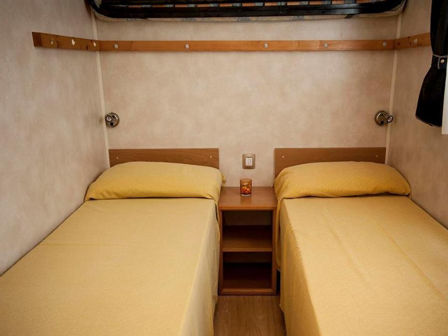 Mobilhome 2 personnes - (2 personnes incluses - 2 personnes supplémentaires possibles moyennant un supplément, veuillez contacter le camping) 3