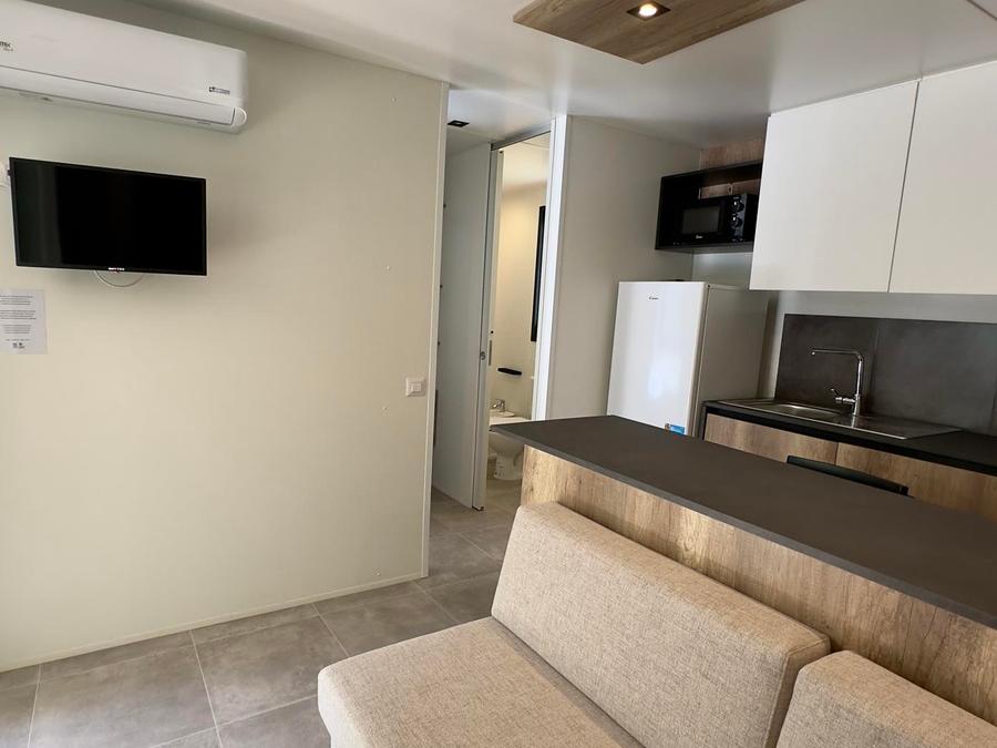 Mobilhome 2 personnes - Mobil-home de luxe avec 2 chambres - 2 salles de bain (2 personnes incluses - 2 personnes supplémentaires possibles avec supplément, veuillez contacter le camping) 3