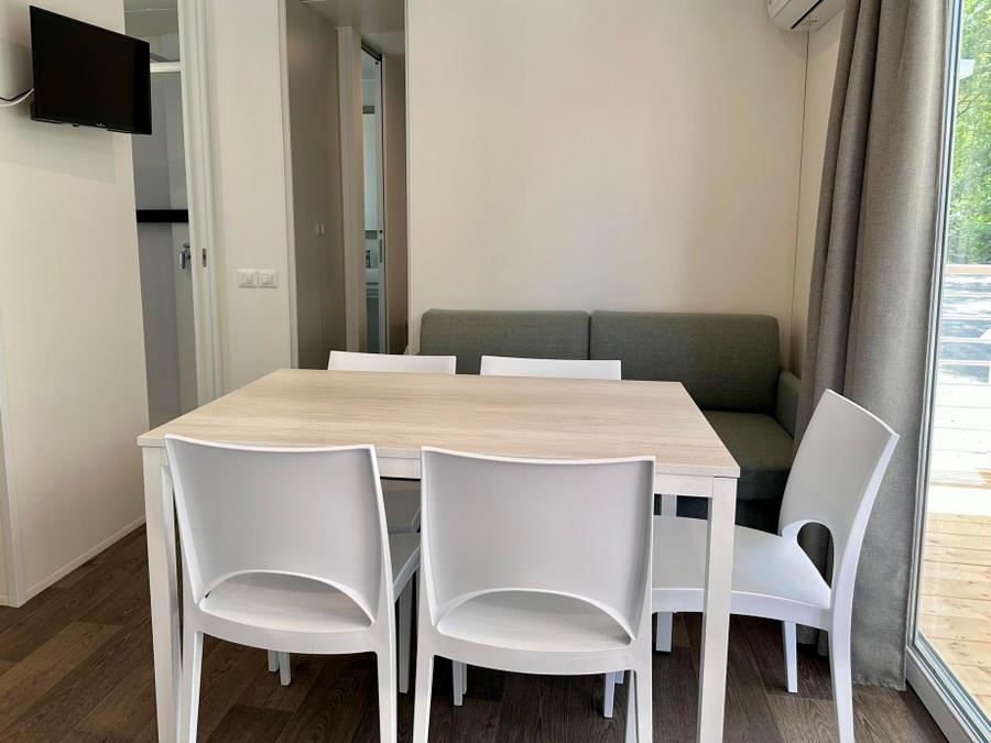 Mobilhome 2 personnes - Mobil-home supérieur avec 3 chambres - 2 salles de bain (2 personnes incluses - 4 personnes supplémentaires possibles avec supplément, contacter le camping) 4