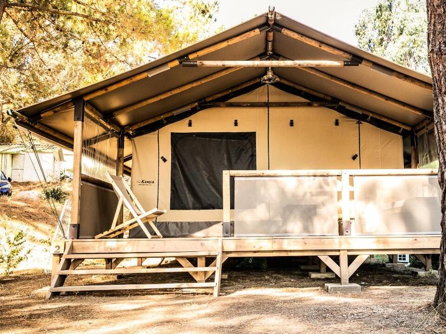 Tente en toile et en bois 5 personnes - Corsica Lodge 3 Pièces 5 Personnes Climatisé 0