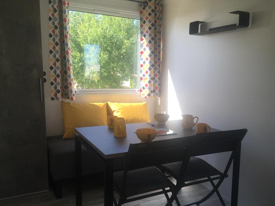 Mobilhome 4 personnes - 2 chambres compact 24 m2 avec terrasse couverte 10 m2 4