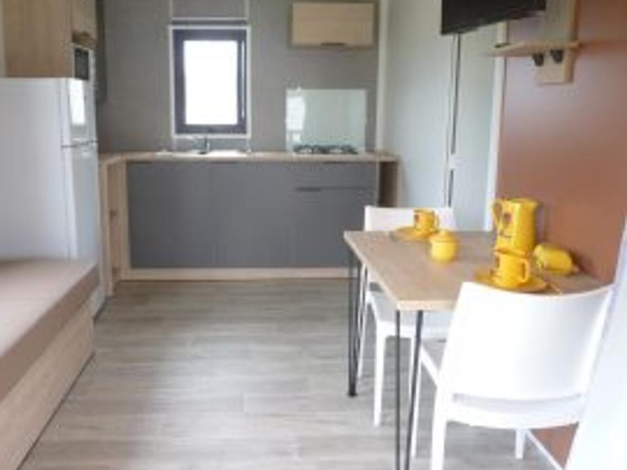 Mobilhome 2 personnes - solo 1 chambre Premium 22m2 avec terrasse couverte 10m2 (lit 160 * 200) 3