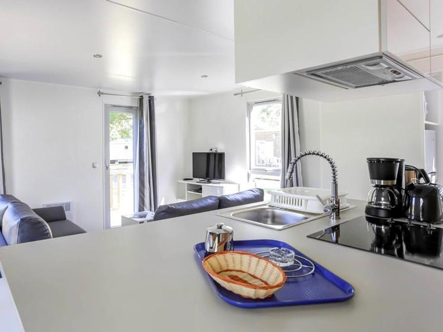 Mobilhome 4 personnes - Premium 40m² 2 chambres + CLIM + TV + terrasse panoramique + draps + serviettes 3