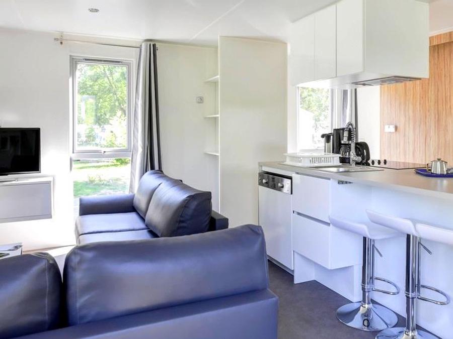 Mobilhome 4 personnes - Premium 40m² 2 chambres + CLIM + TV + terrasse panoramique + draps + serviettes 2