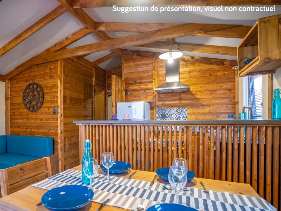 Tente en toile et en bois 5 personnes - Lodge Premium VIP 45m² 2 chambres dont terrasse de 11m² + TV + Draps + Serviettes 2