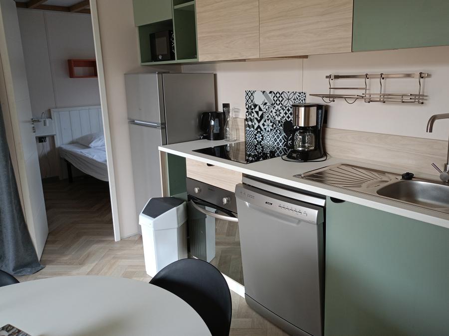 Chalet 4 personnes - Confort 35m² - 2 chambres + Terrasse couverte + Clim réversible + TV 3