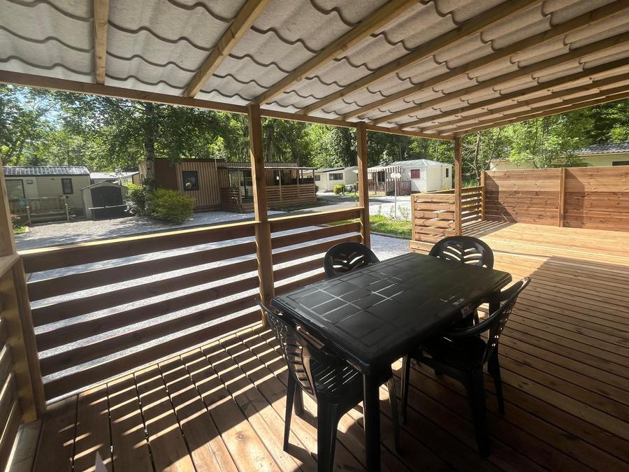 Mobilhome 4 personnes - Premium 40m² - 2 chambres + Terrasse couverte + Clim réversible + TV 5