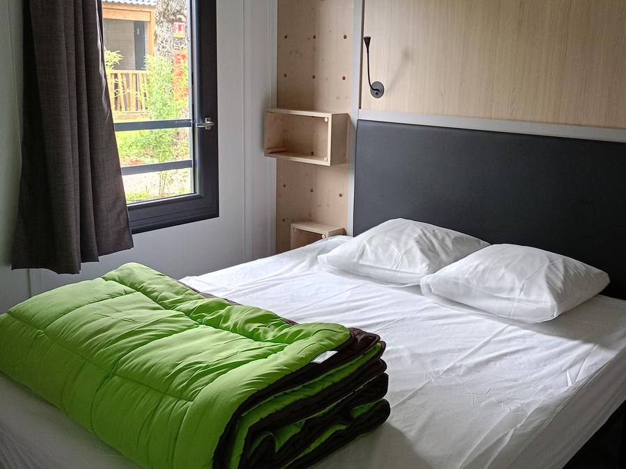 Chalet 4 personnes - SPA Confort 35m² - 2 chambres + Terrasse couverte + Clim réversible + TV 2